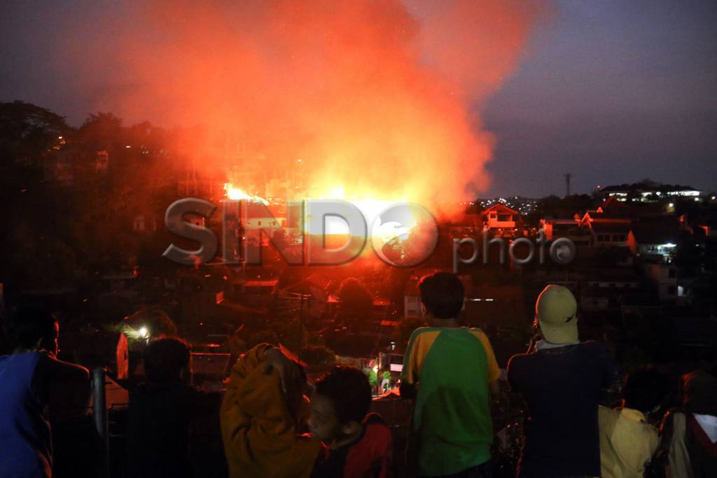 Bangunan Mangkrak Habis...