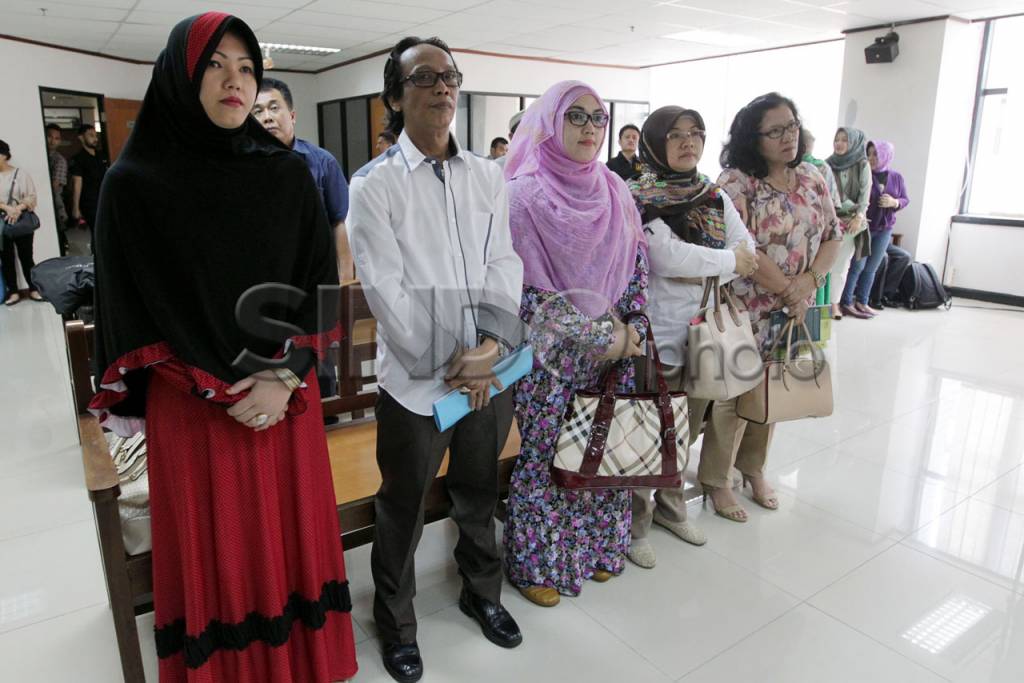 Sidang Eksepsi Mandra...