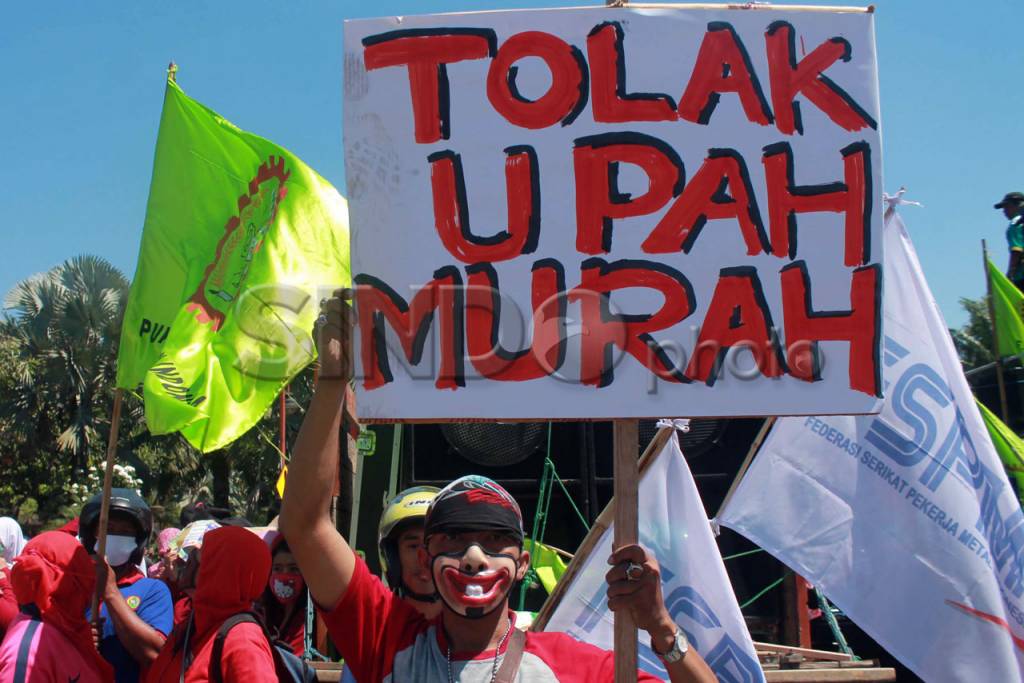 Gelombang Unjuk Rasa...