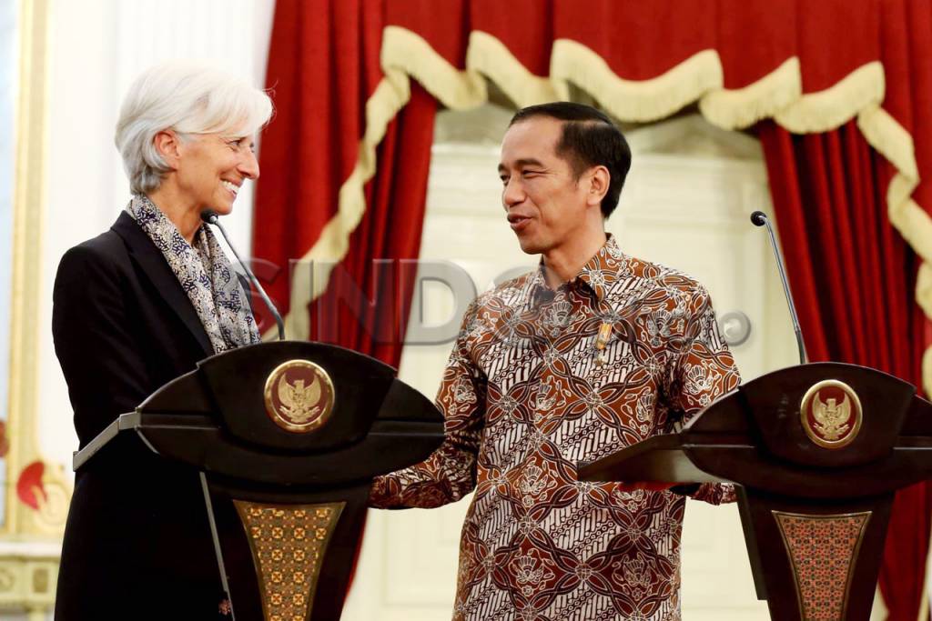 Presiden Jokowi Terima...
