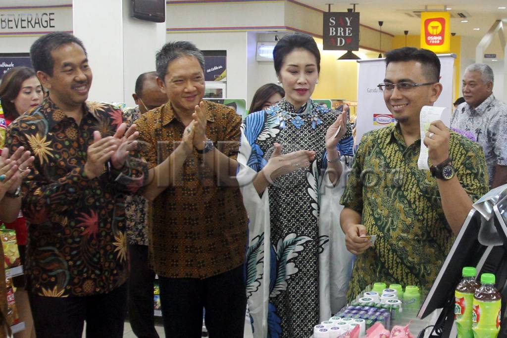 Garuda dan Telkom Luncurkan...