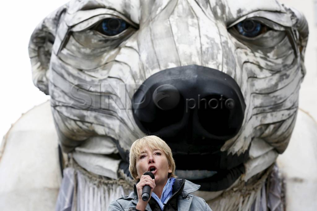 Emma Thompson Protes...