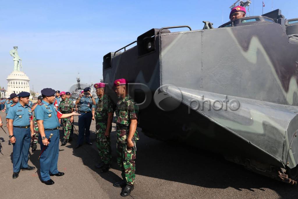 TNI AL Berangkatkan...