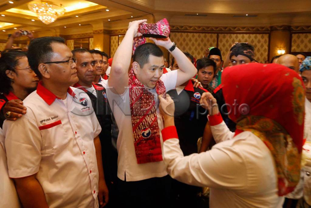 Hary Tanoesoedibjo Lantik...