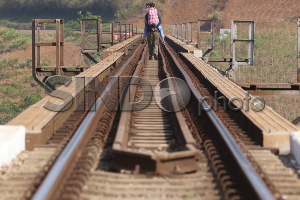 Jembatan Kereta Terpanjang...
