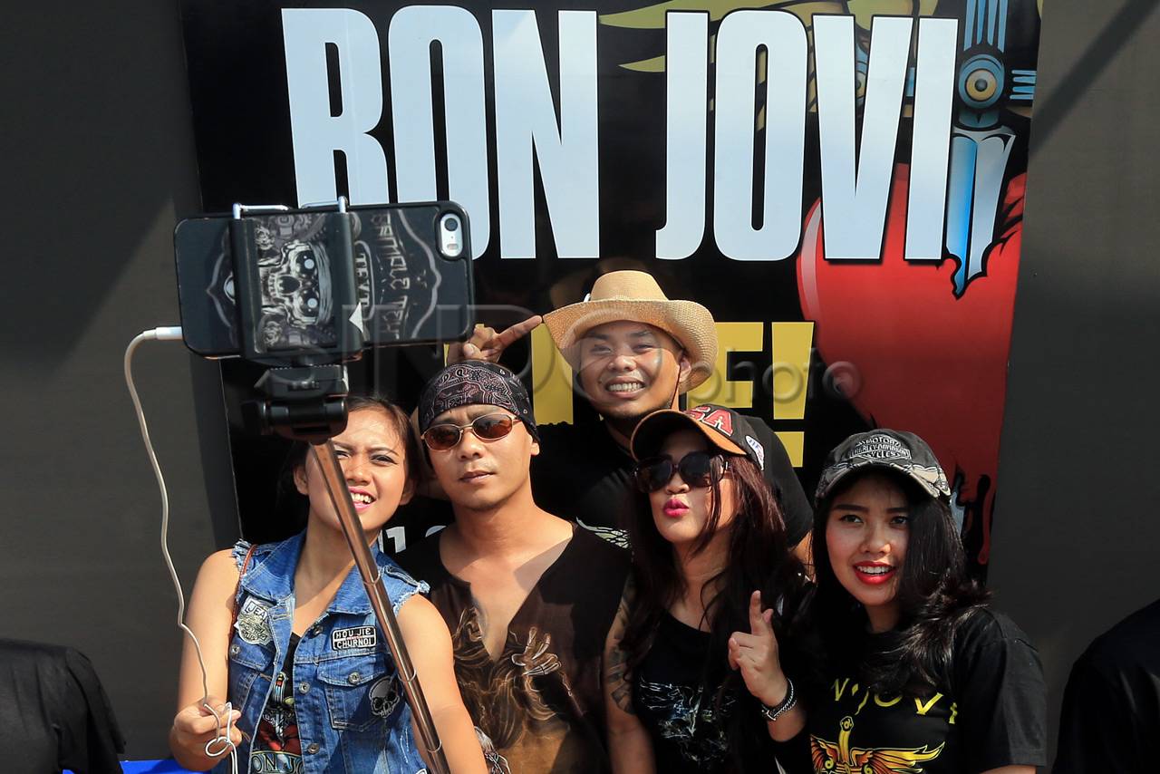 Penggemar Bon Jovi Mulai...