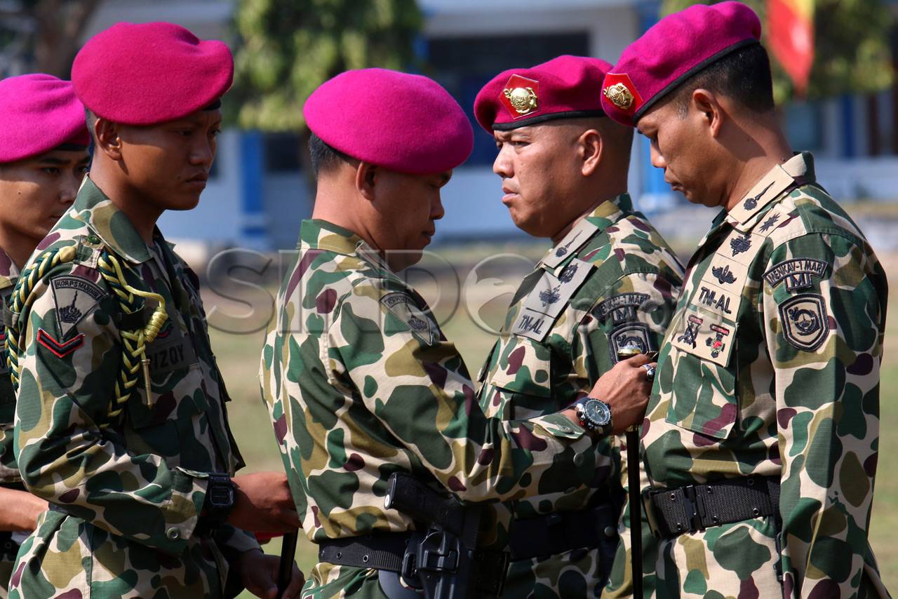 Kolonel Marinir Agung...