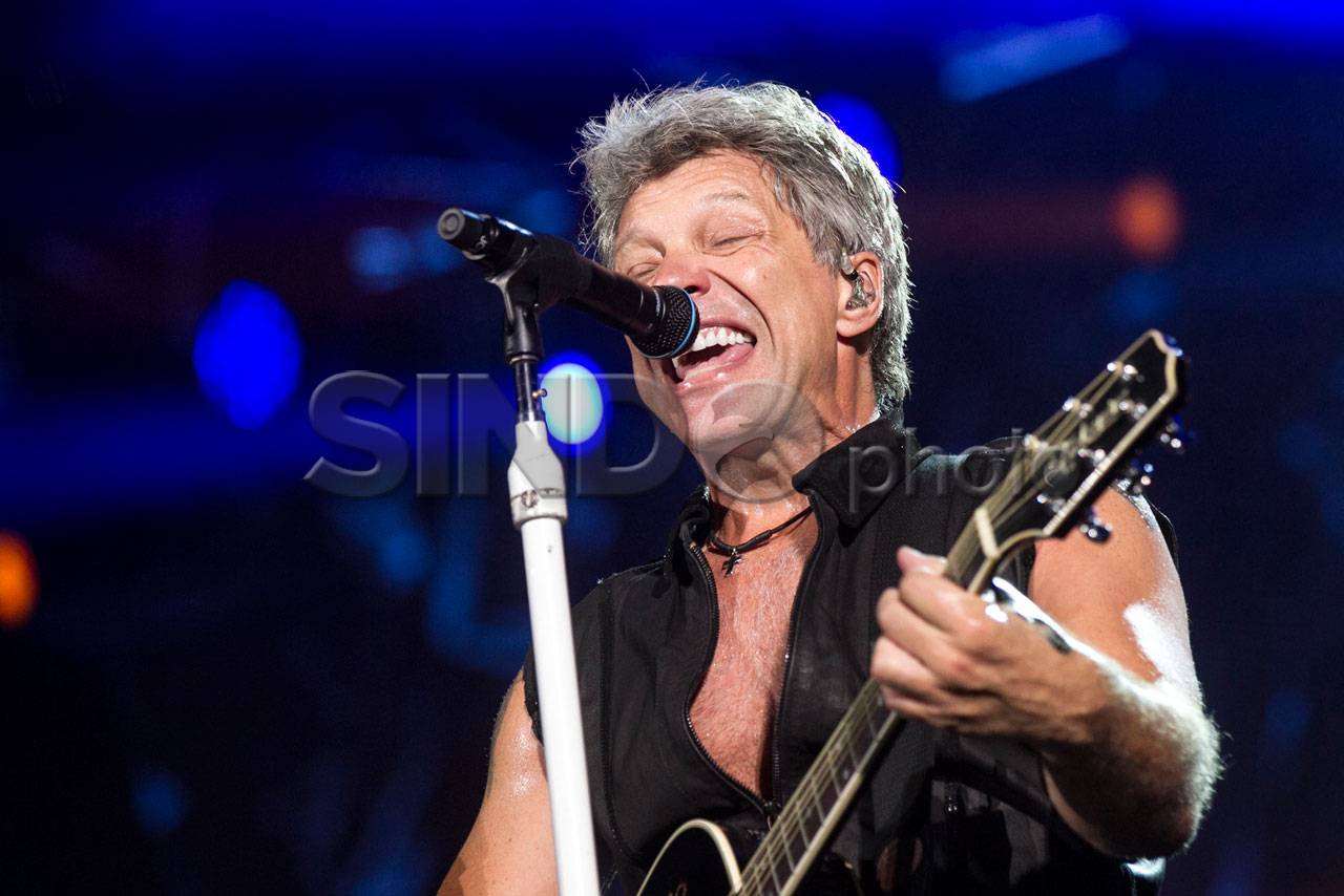 Bon Jovi Getarkan Stadion...