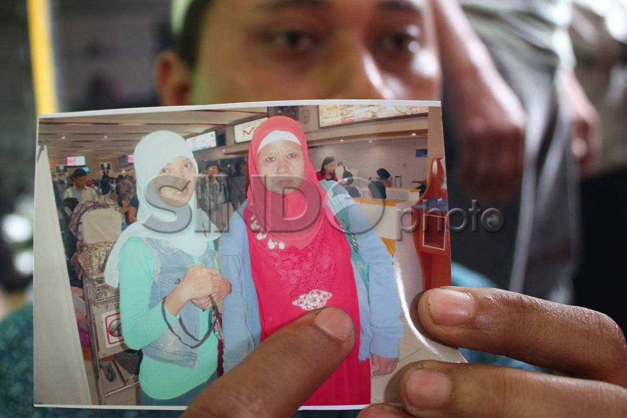 Keluarga Korban Jatuhnya...