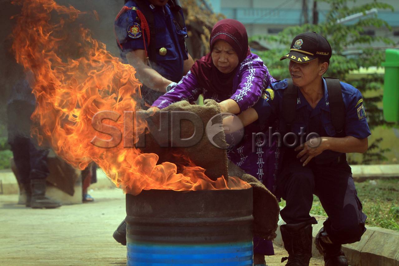 Warga Rusun Jatinegara...