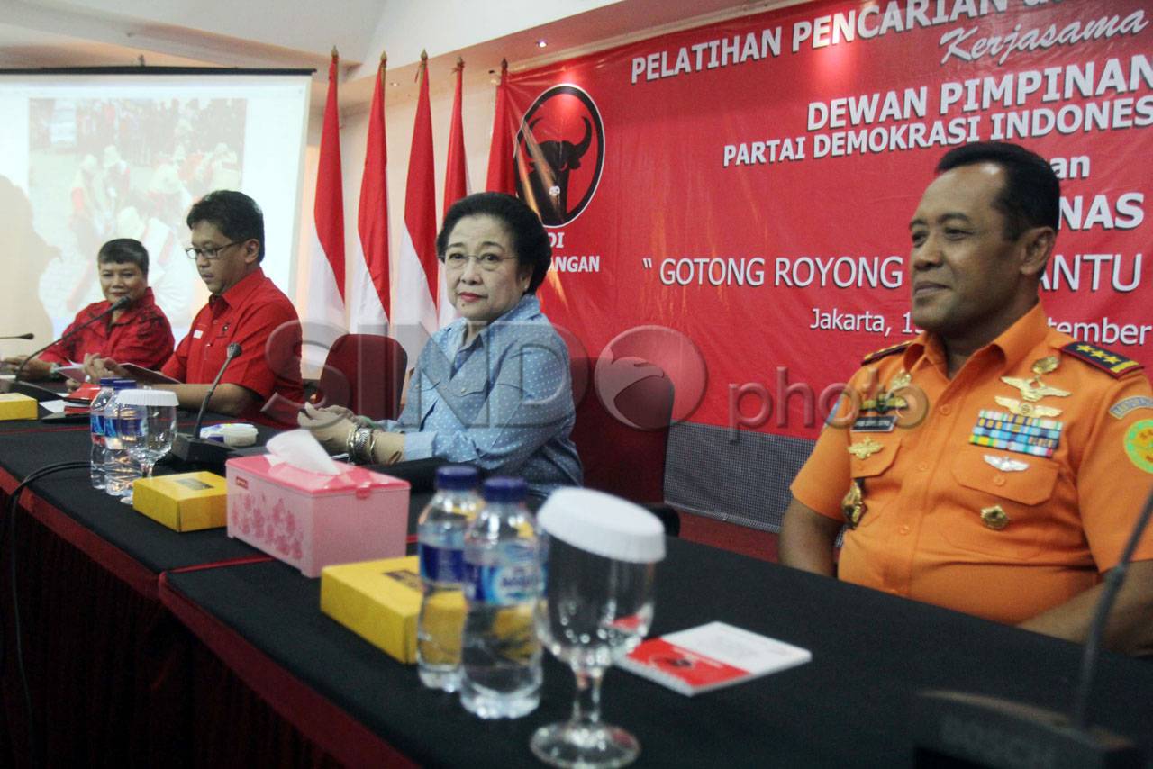 100 Anggota Baguna PDI...