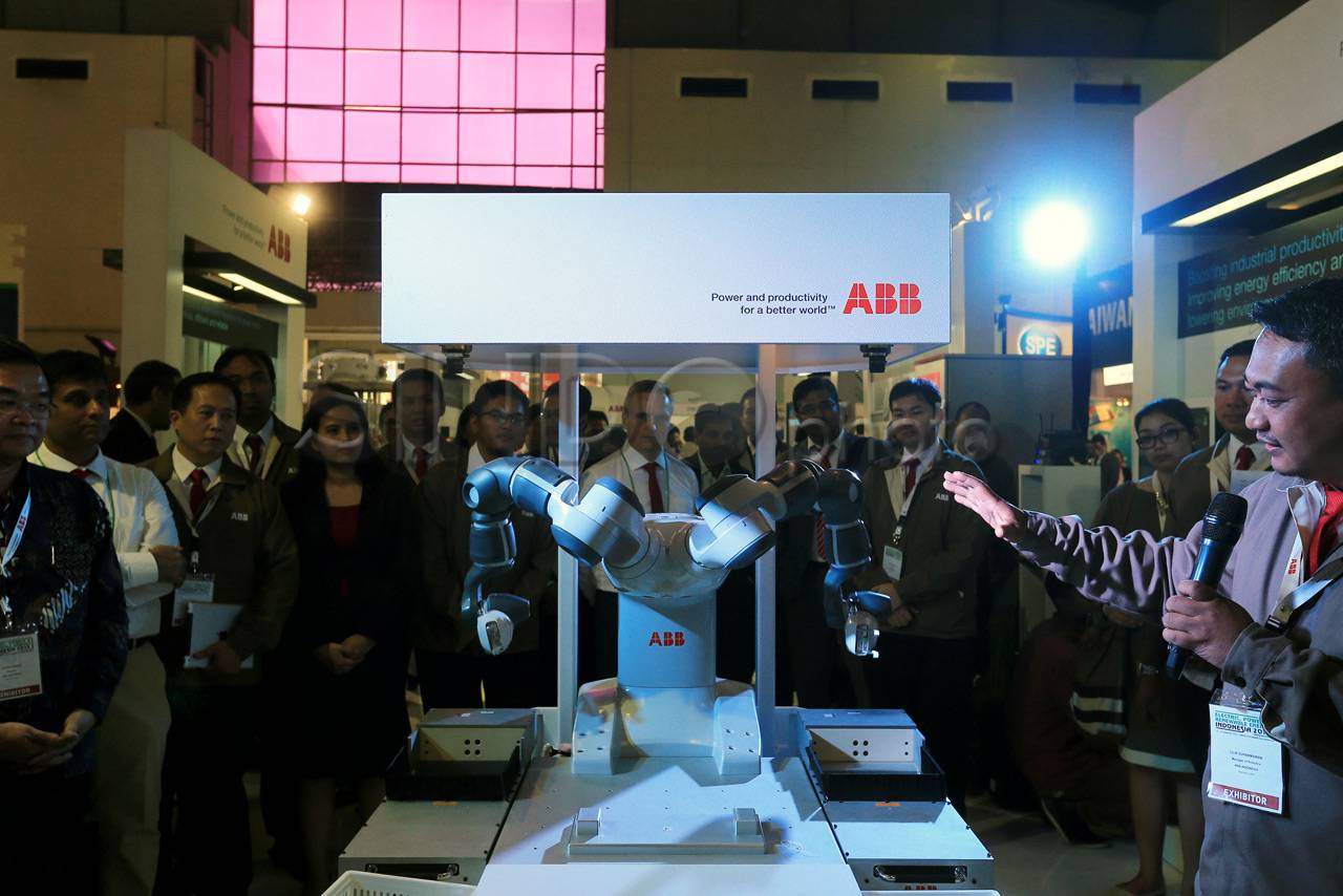 ABB Perkenalkan Robot...