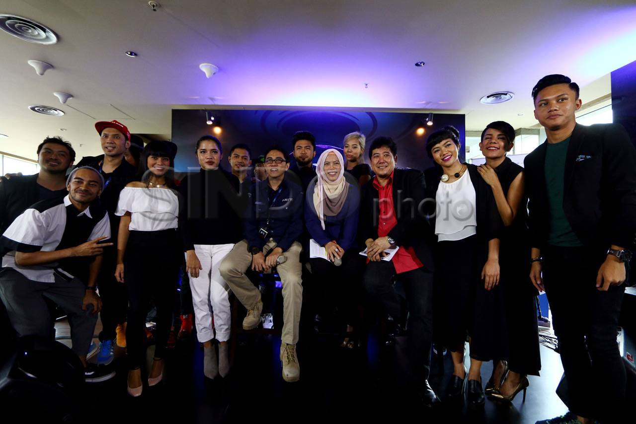 Nowela Nominator Artis...