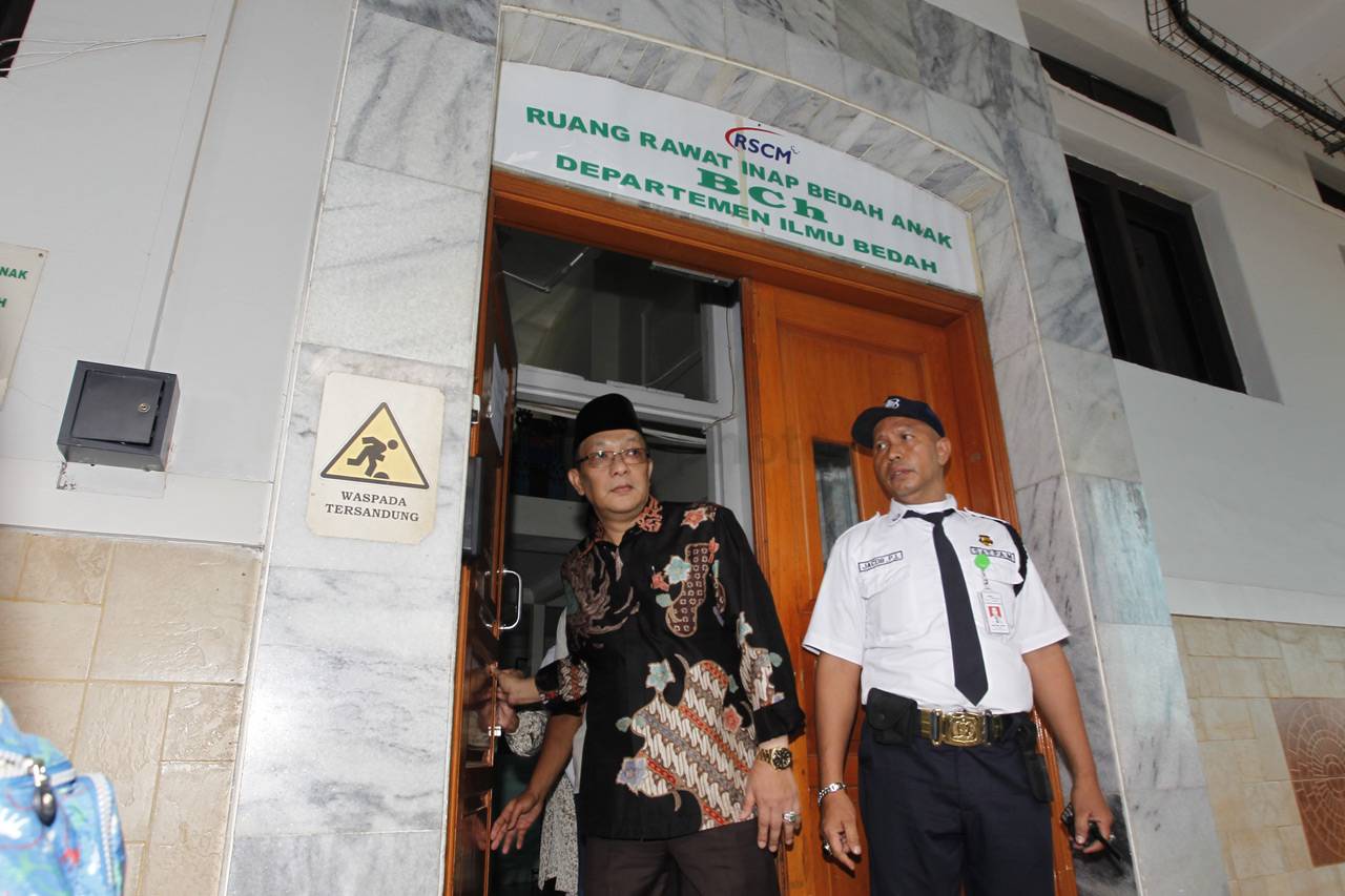 DPD Serahkan Santunan...