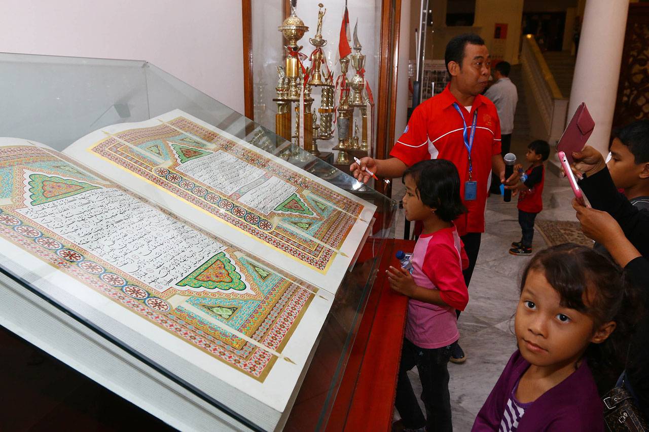 Berwisata ke Gedung...