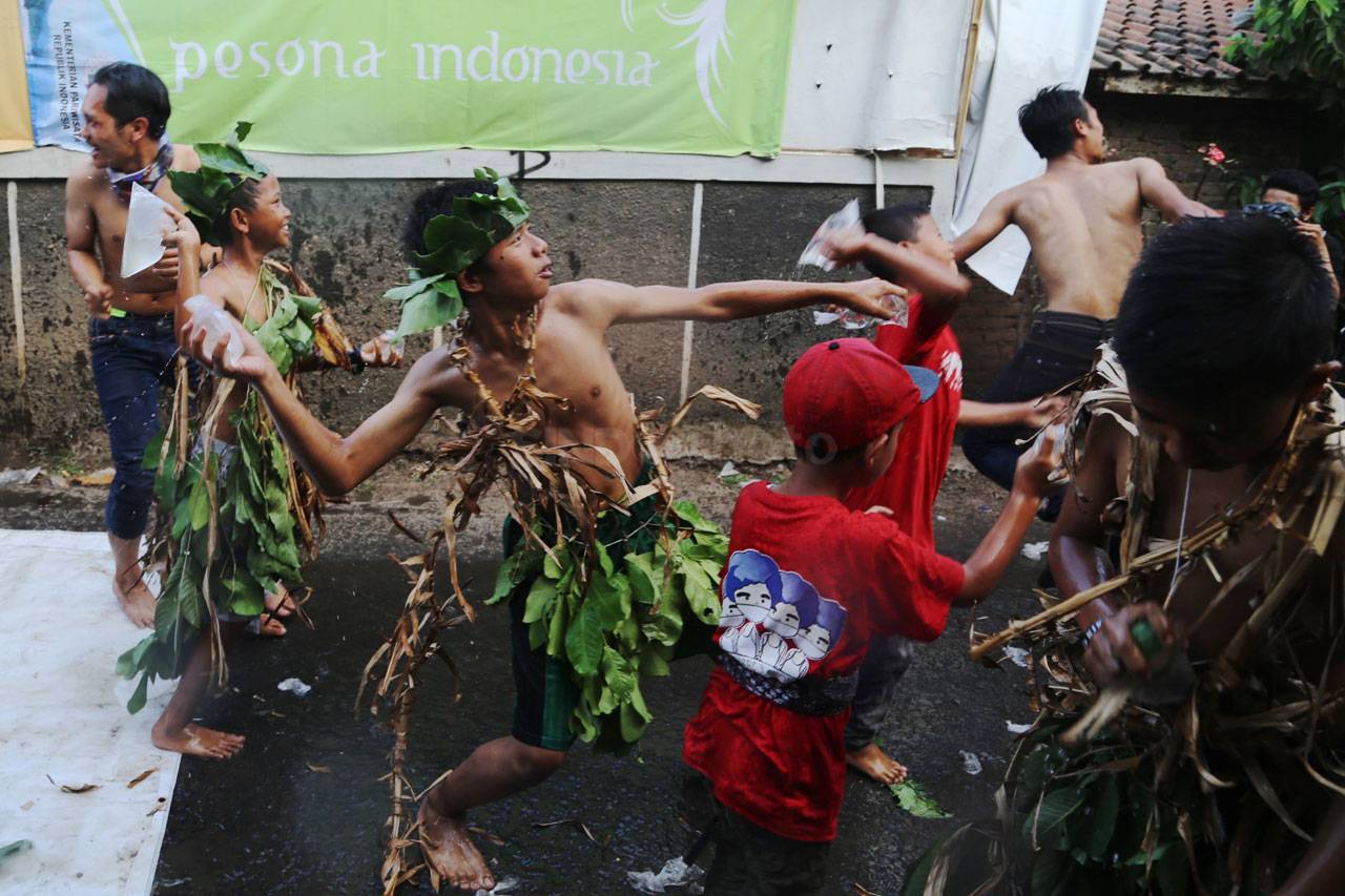 Perang Air di Cibiru...