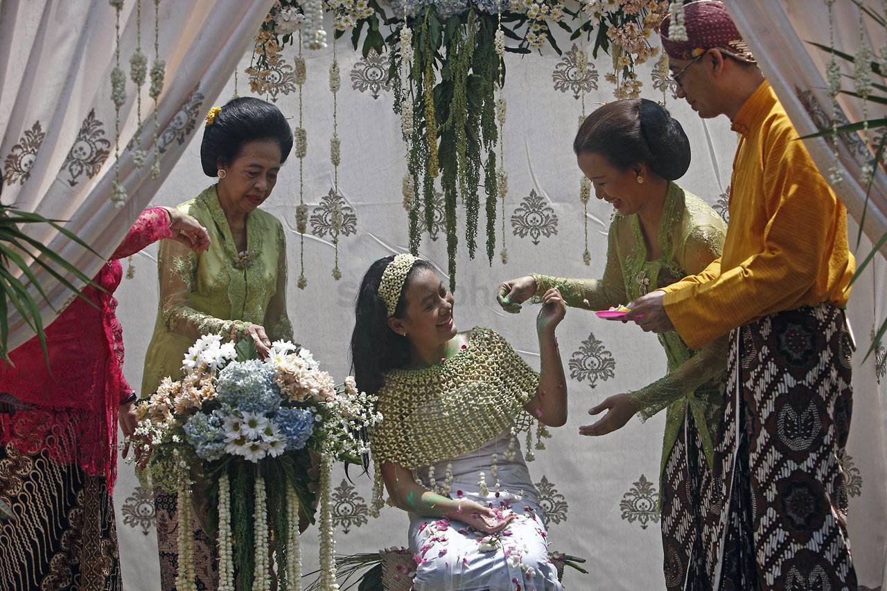 Putri GKR Mangkubumi...