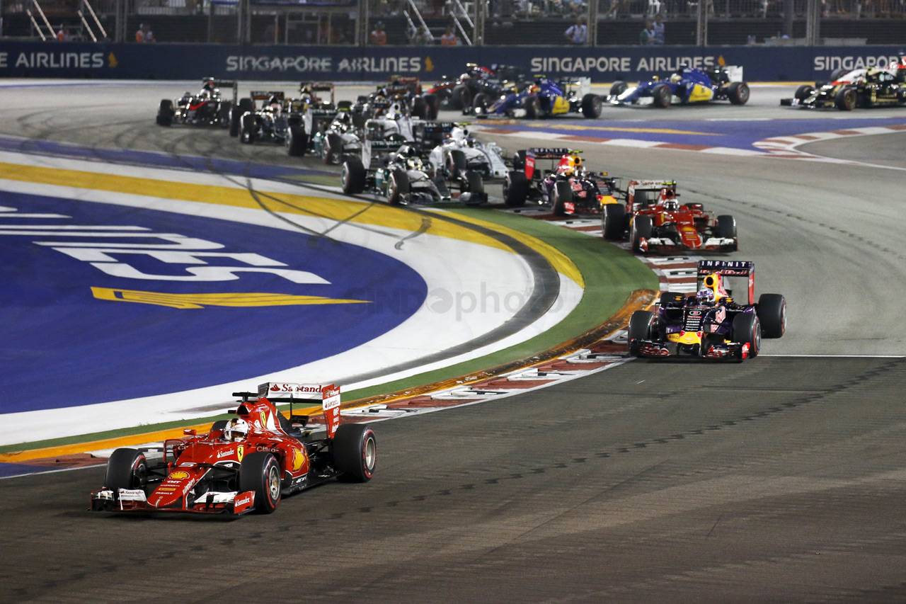 Sebastian Vettel Juara...