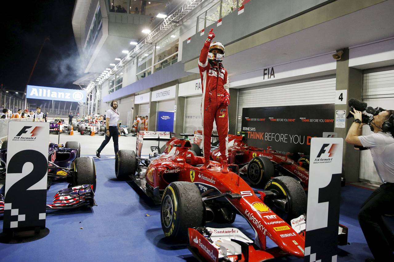 Sebastian Vettel Juara...