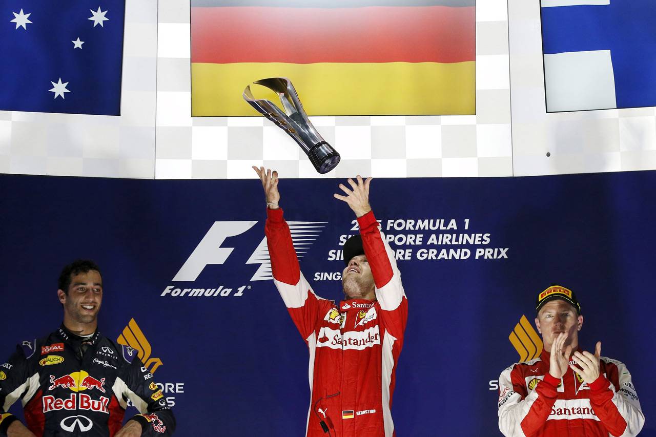 Sebastian Vettel Juara...