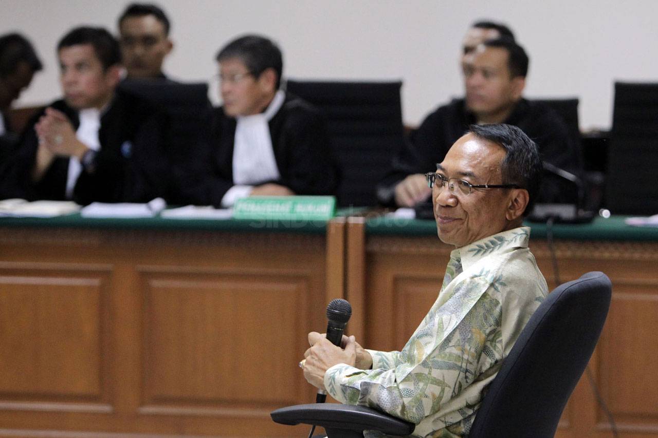Jero Wacik Jalani Sidang...