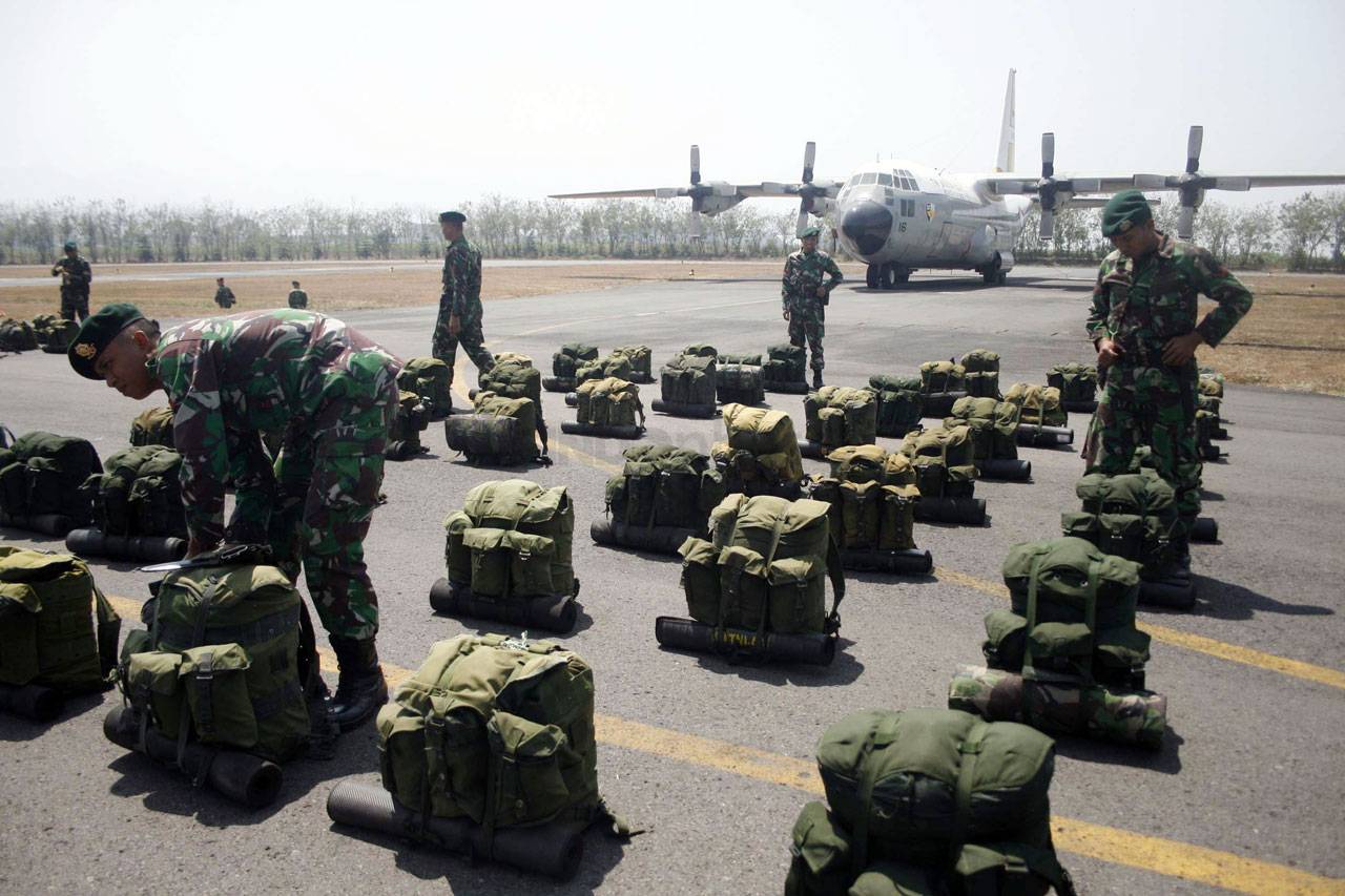 Prajurit Kostrad Diterjunkan...