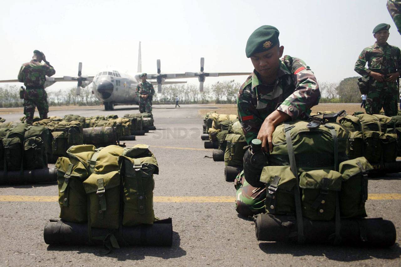 Prajurit Kostrad Diterjunkan...