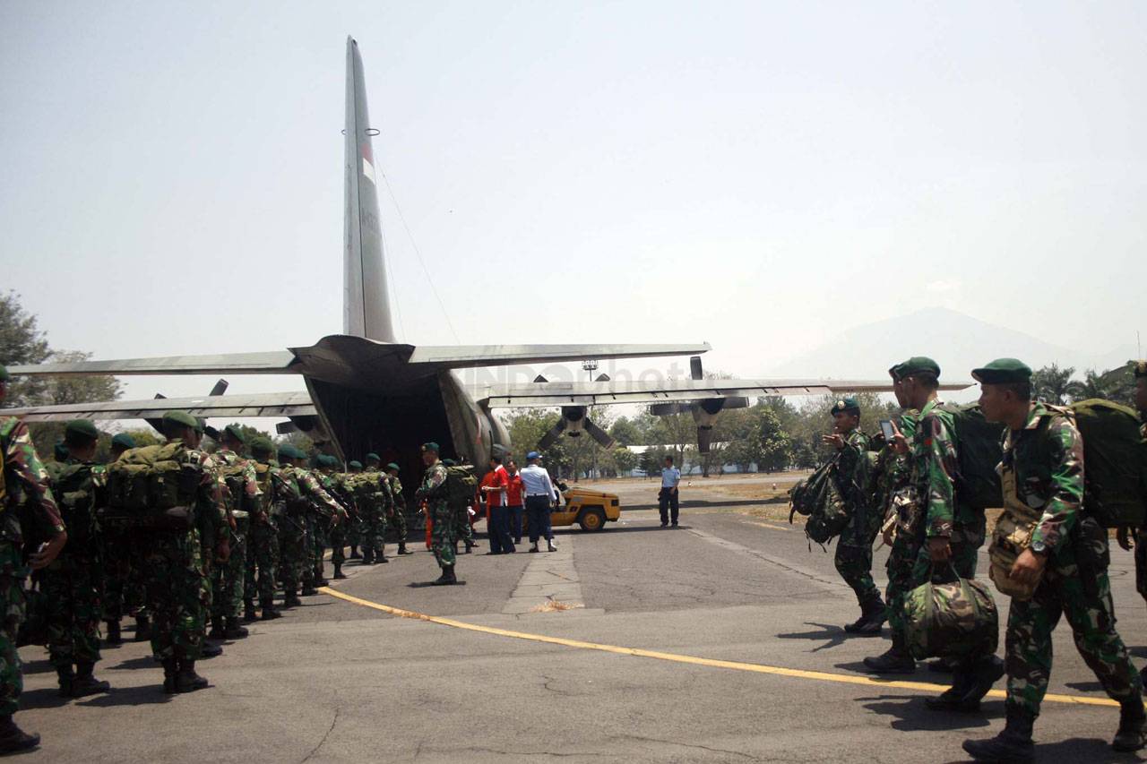 Prajurit Kostrad Diterjunkan...