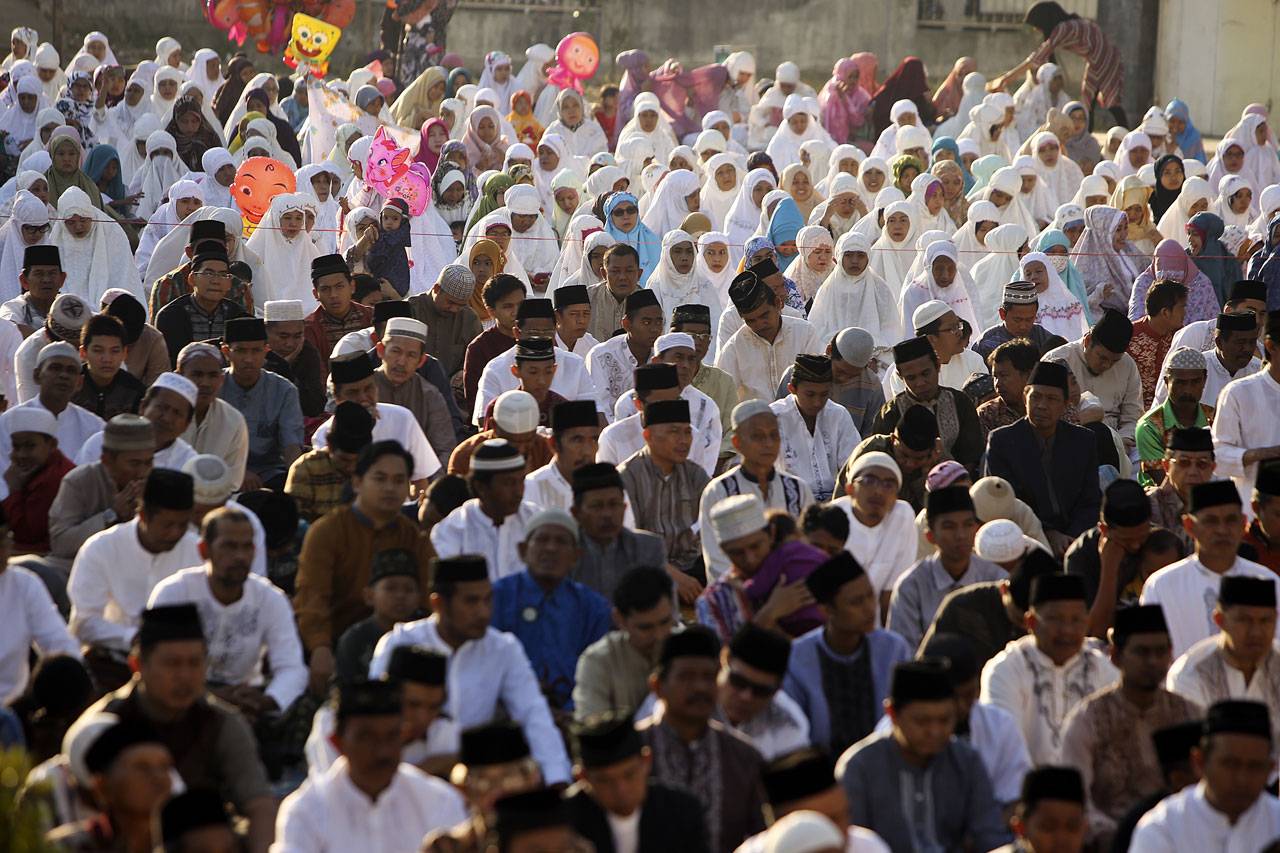 Ribuan Umat Muslim di...