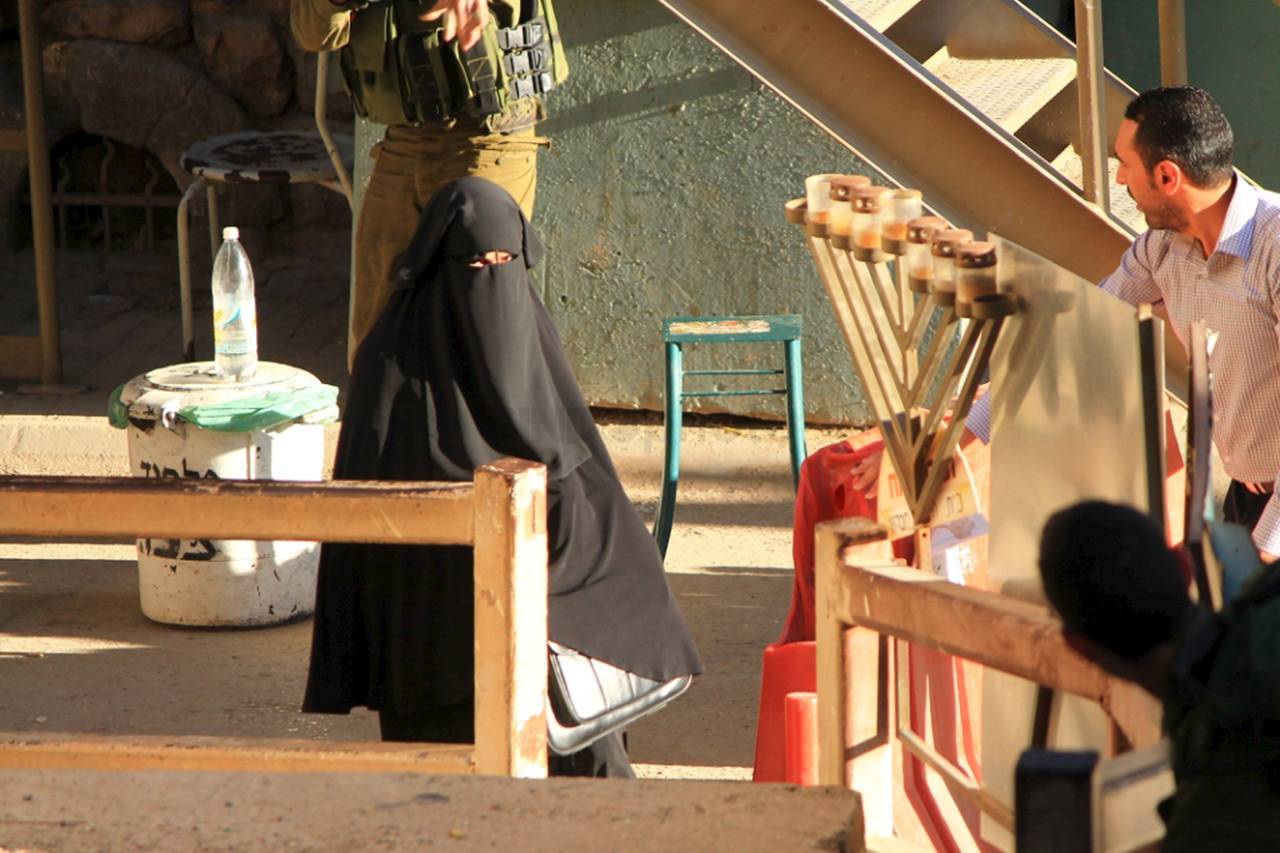 Tentara Israel Tembak...