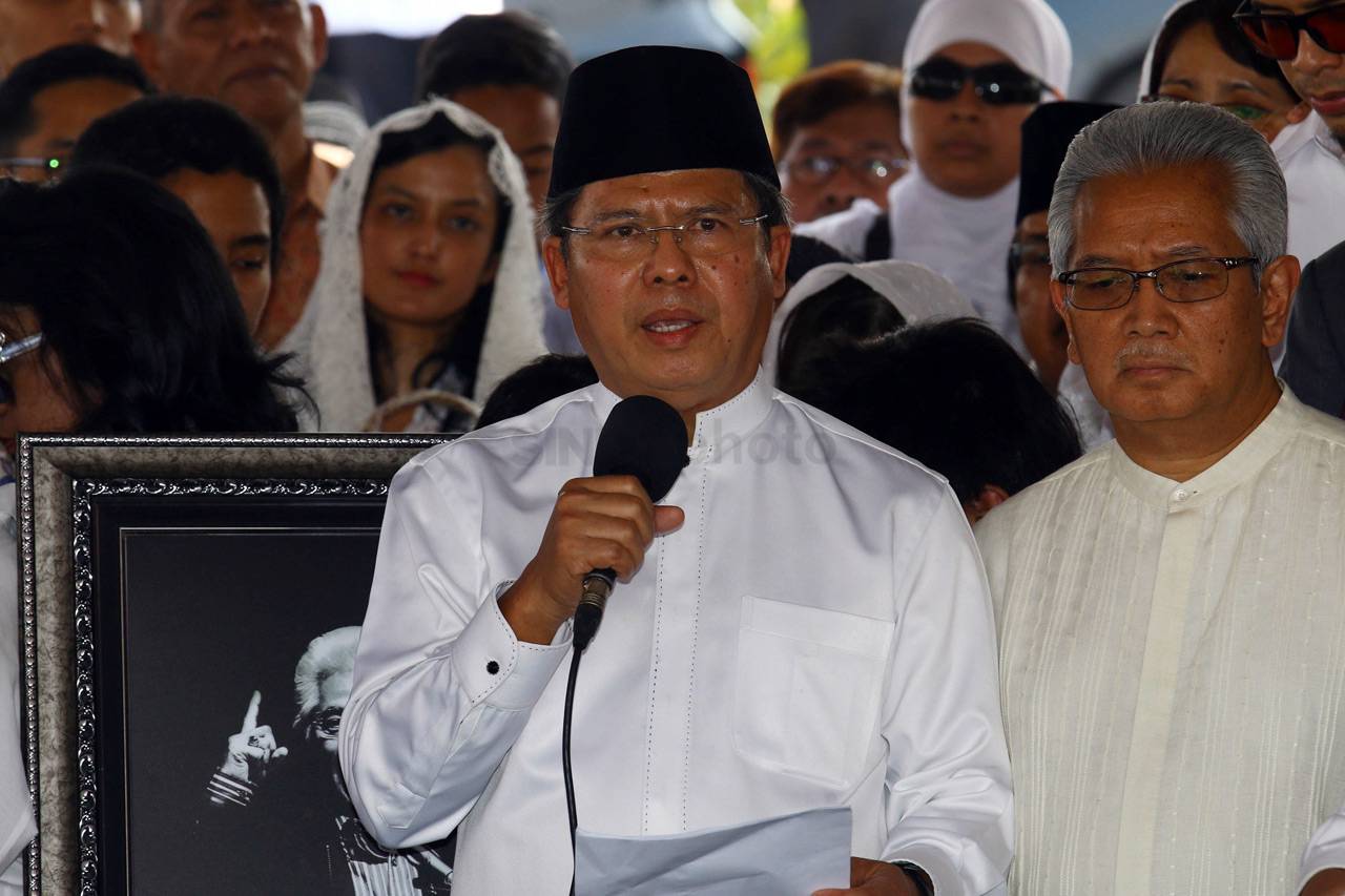 Jenazah Adnan Buyung...