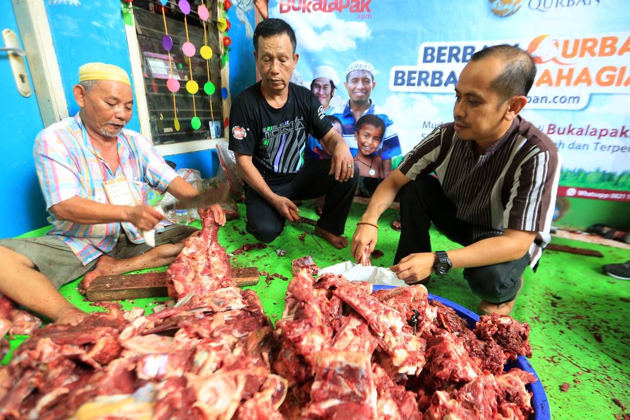 Bukalapak Salurkan Ribuan...