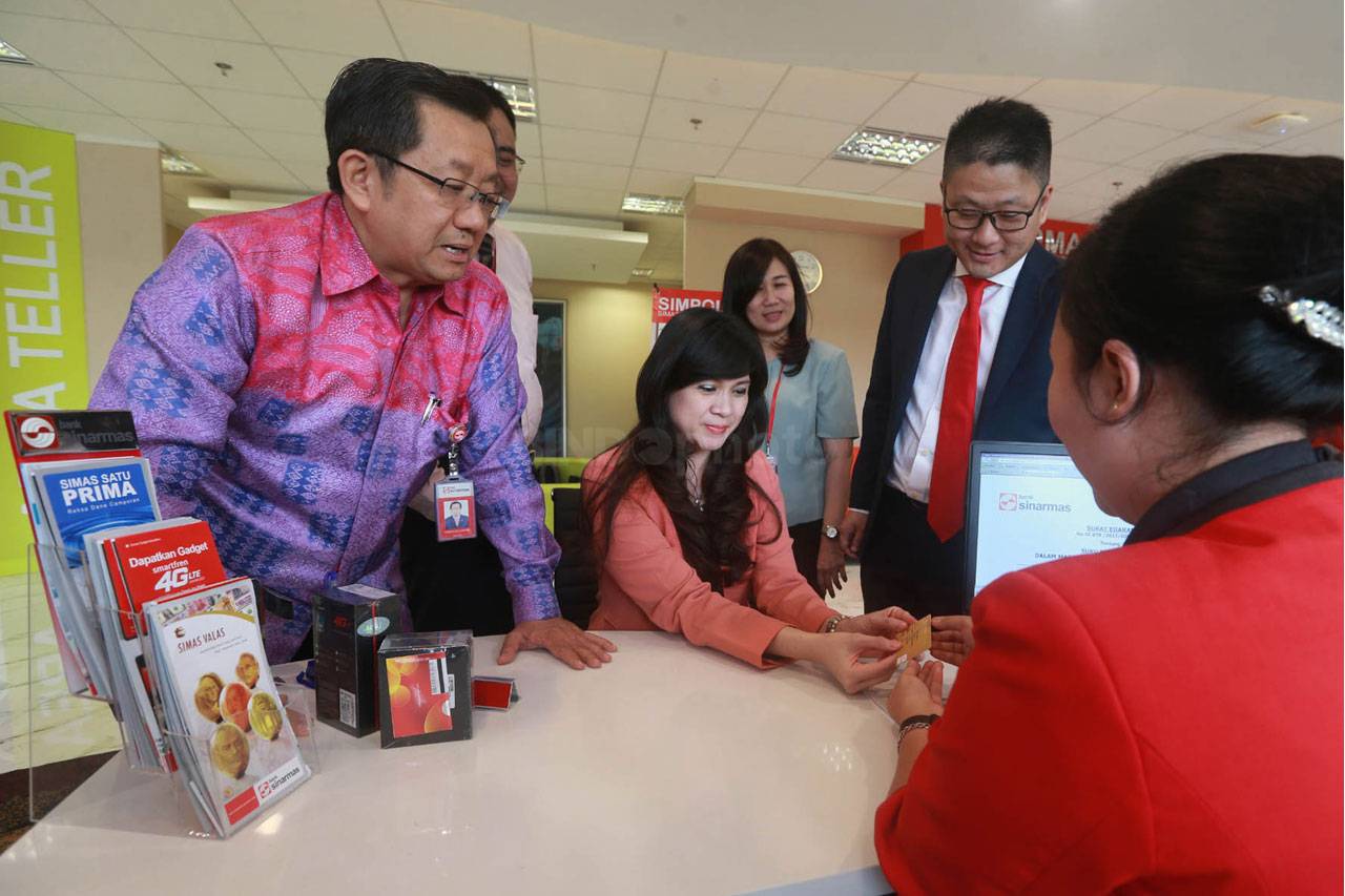 Bank Sinarmas dan Sinarmas...