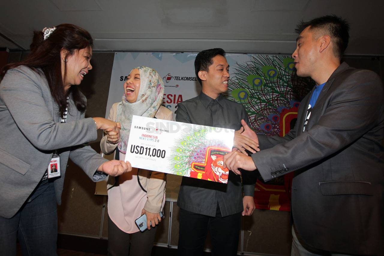 Telkomsel Berikan Penghargaan...