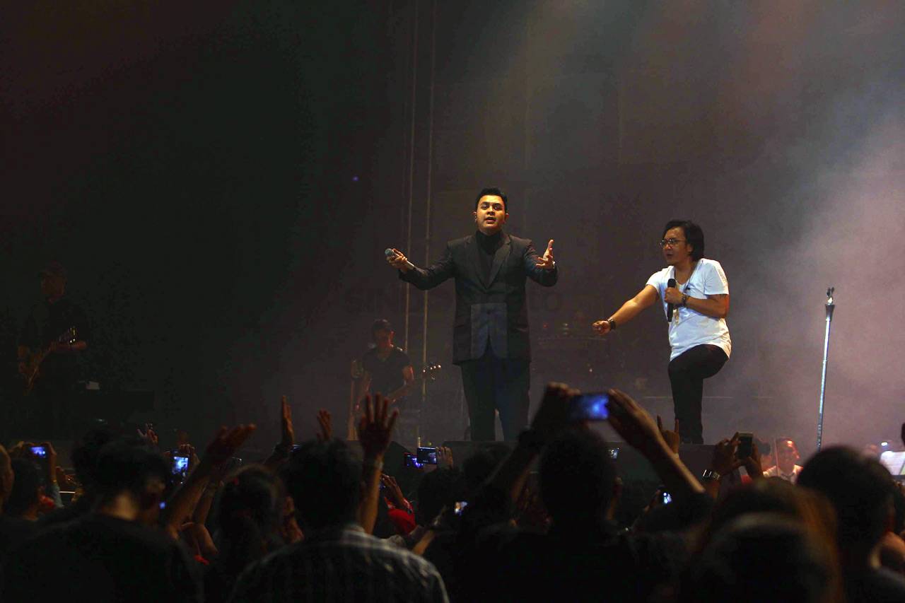 Konser Dua Ruang Ari...