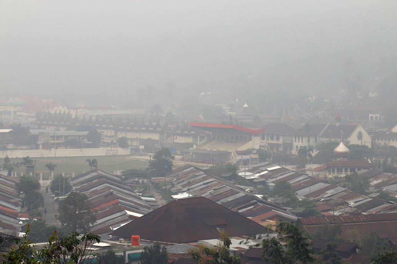 Kabut Asap Selimuti...