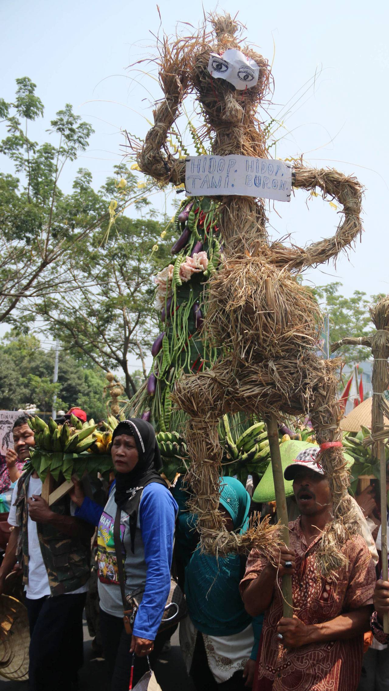 Petani Tuntut Polisi...