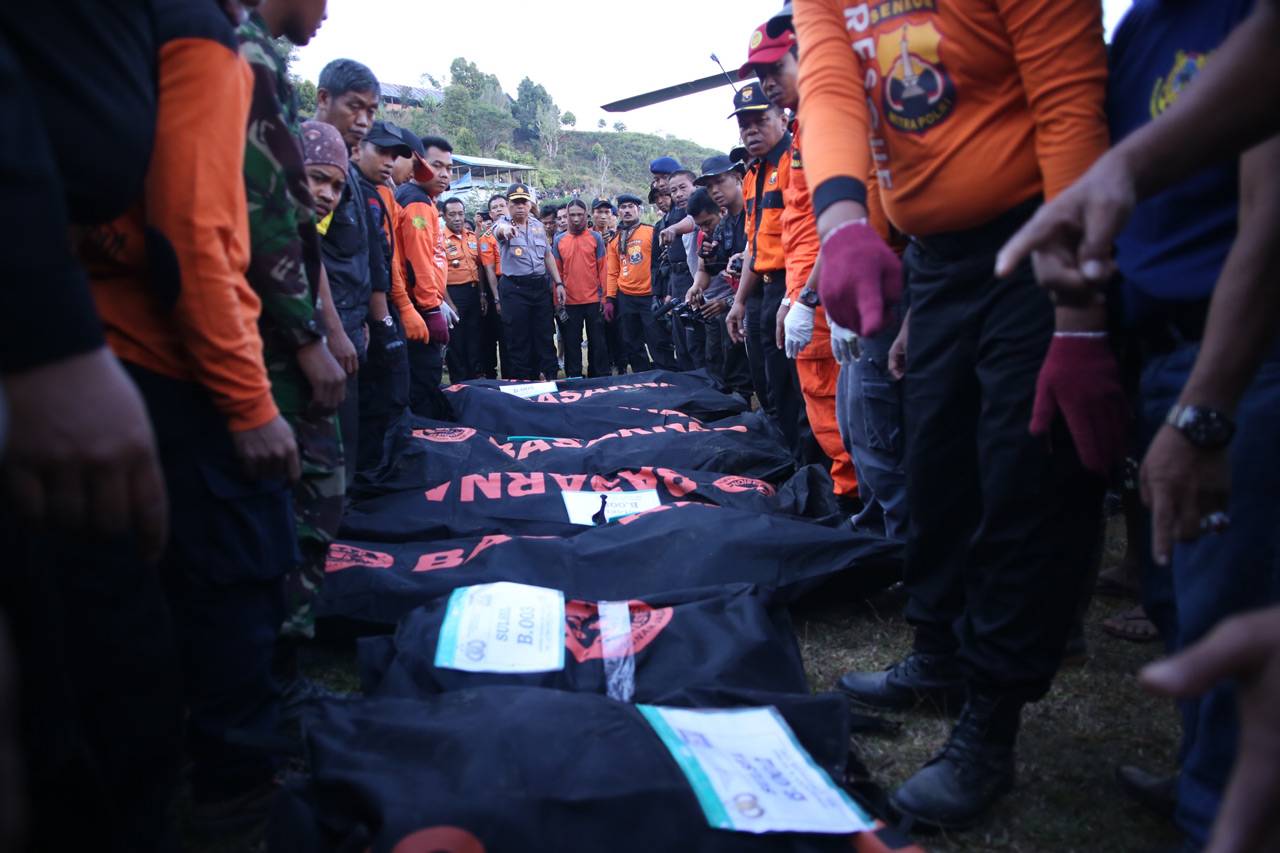 10 Jenazah Korban Aviastar...