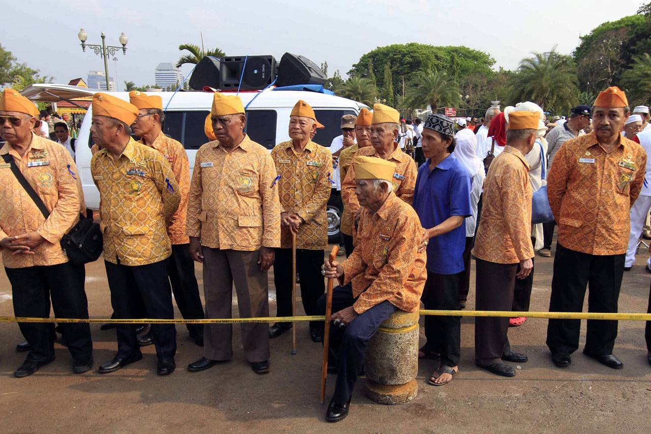 Ratusan Veteran Tolak...