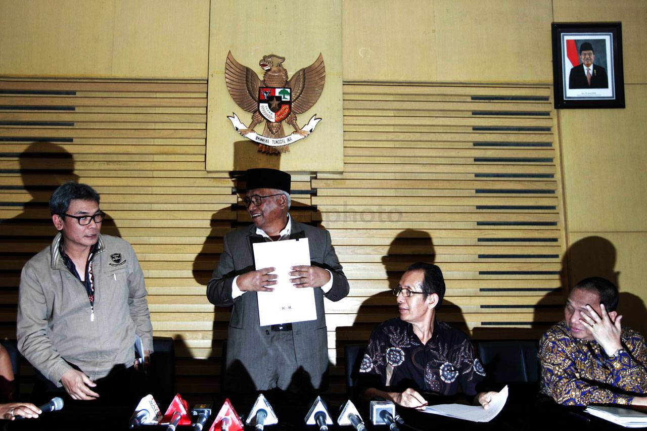 KPK Tolak Revisi UU...