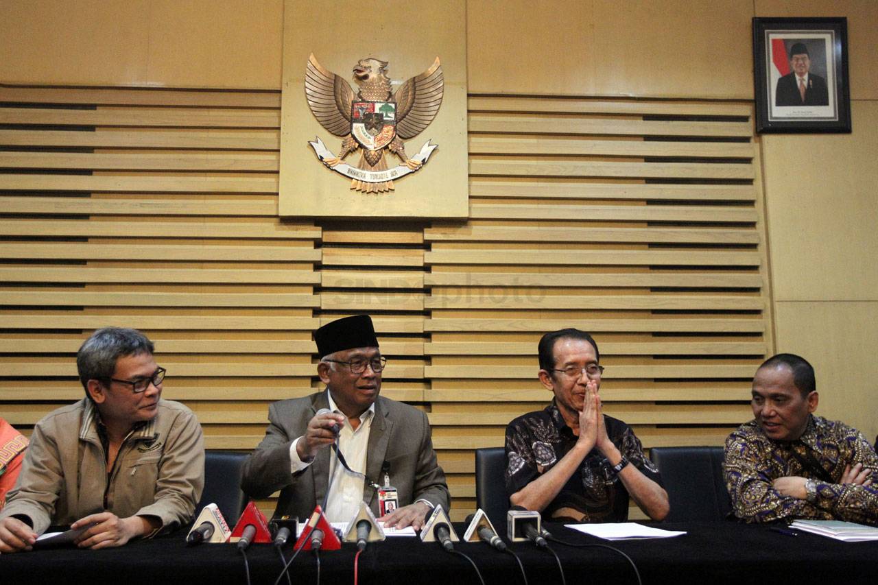 KPK Tolak Revisi UU...