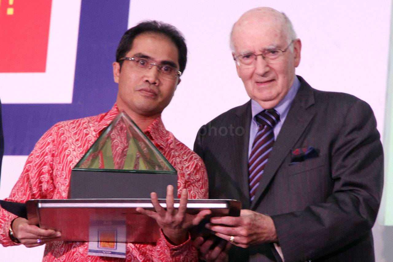 Telkom Raih Penghargaan...