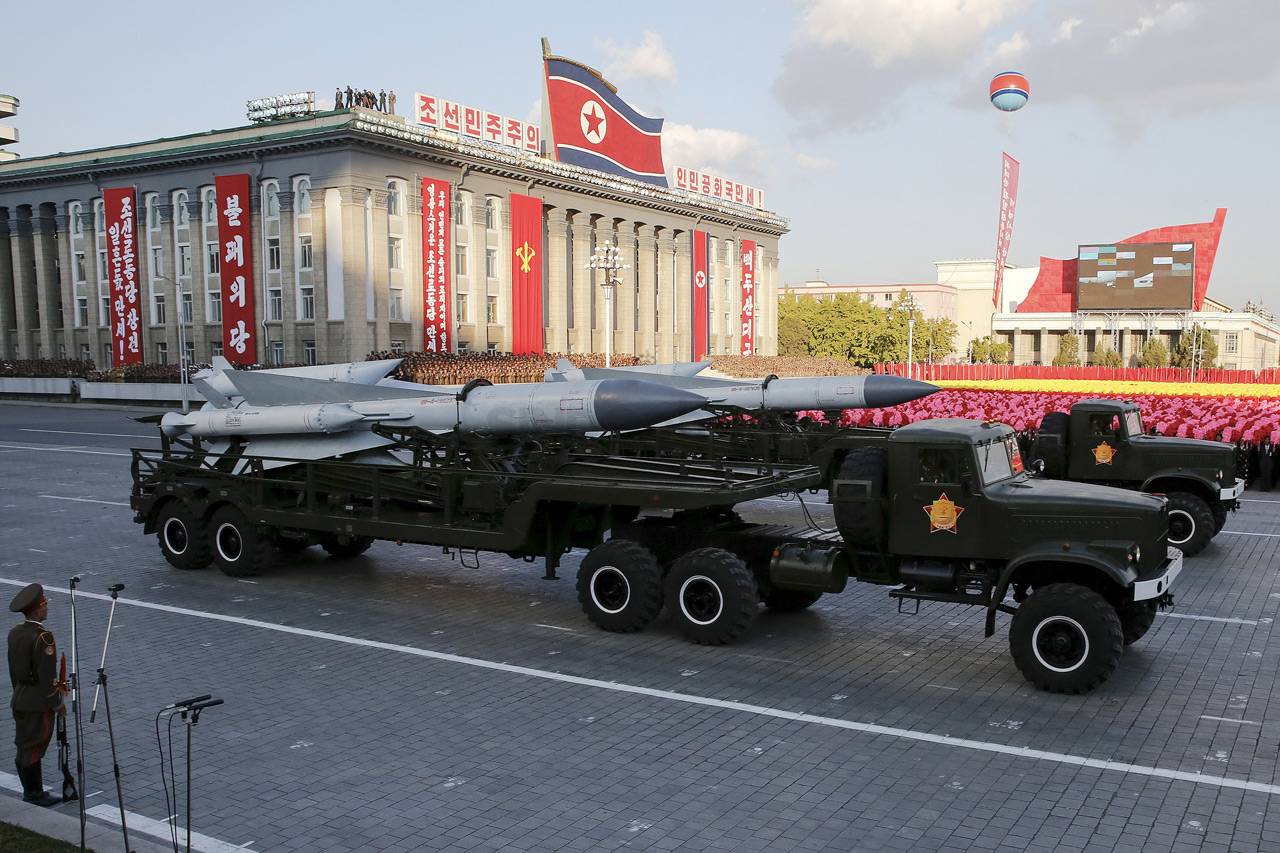 Pamer Kekuatan Militer,...