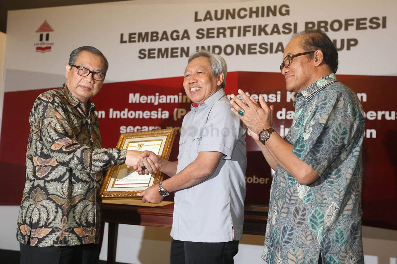 Semen Indonesia Dirikan...