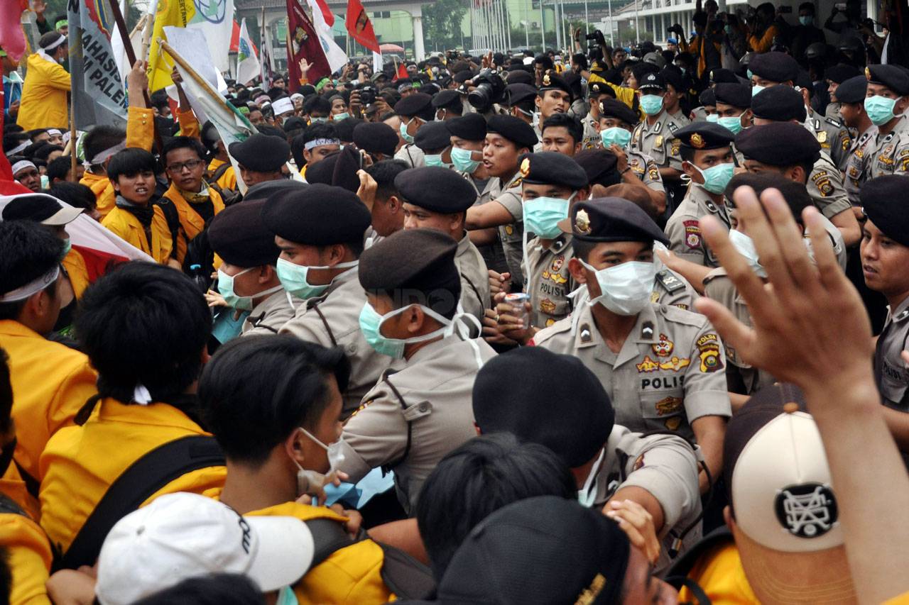 Mahasiswa Sumsel Unjuk...
