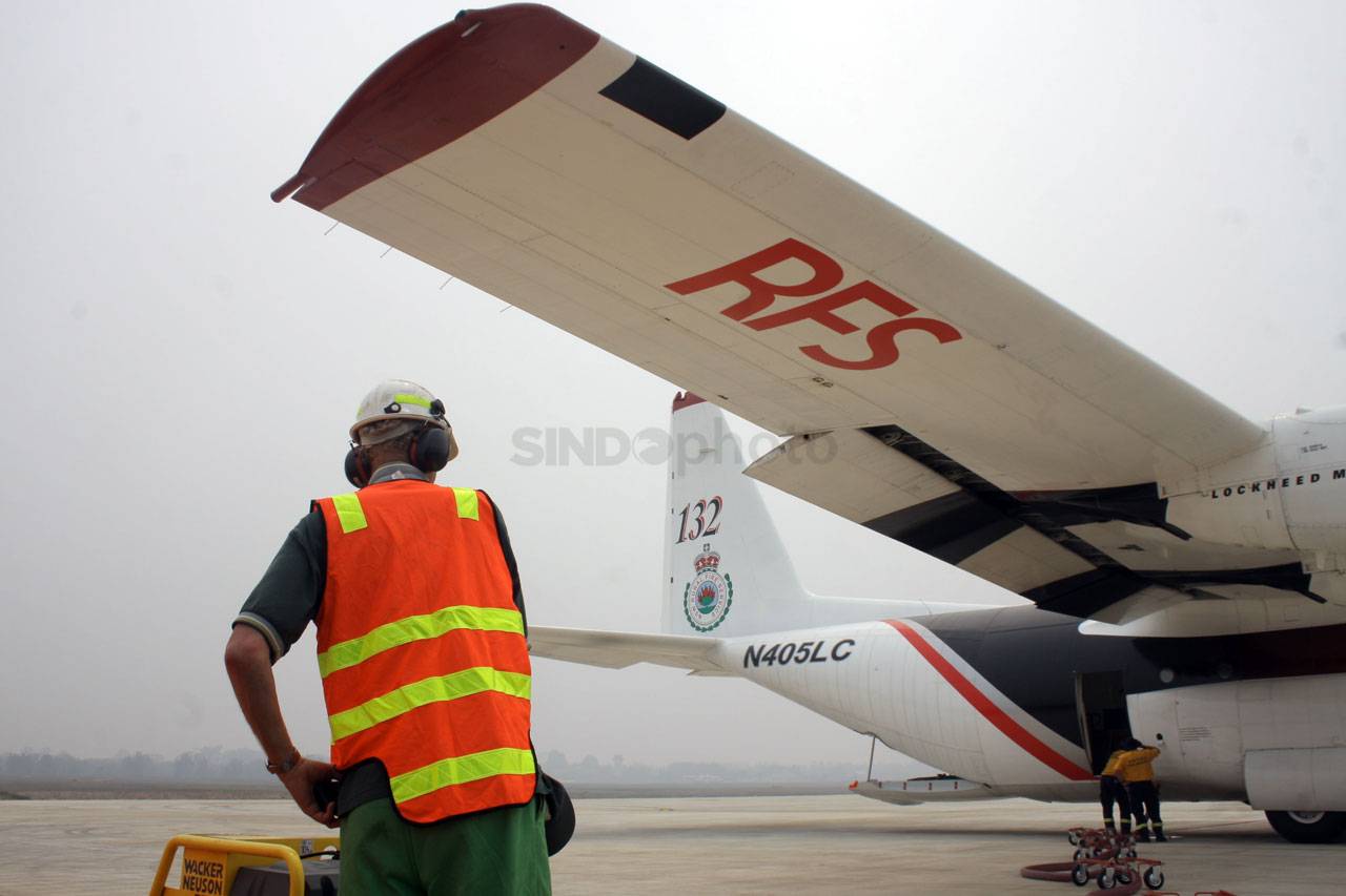 Pesawat Lockheed L100-30...