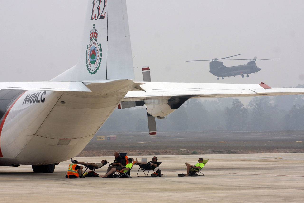 Pesawat Lockheed L100-30...