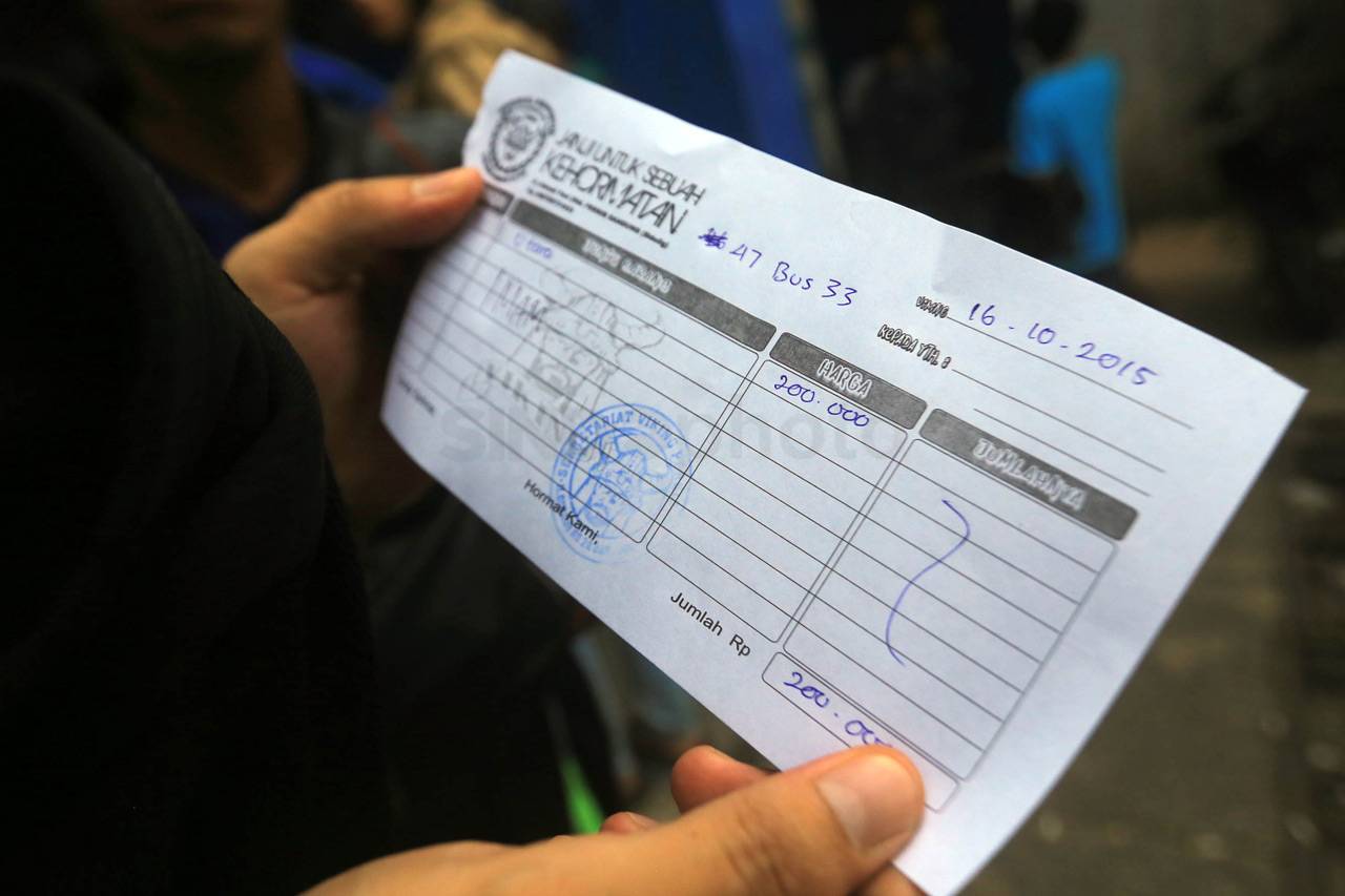 Ribuan Bobotoh Antre...