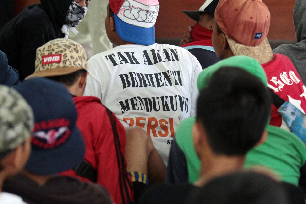 Ratusan Jakmania Dijemput...