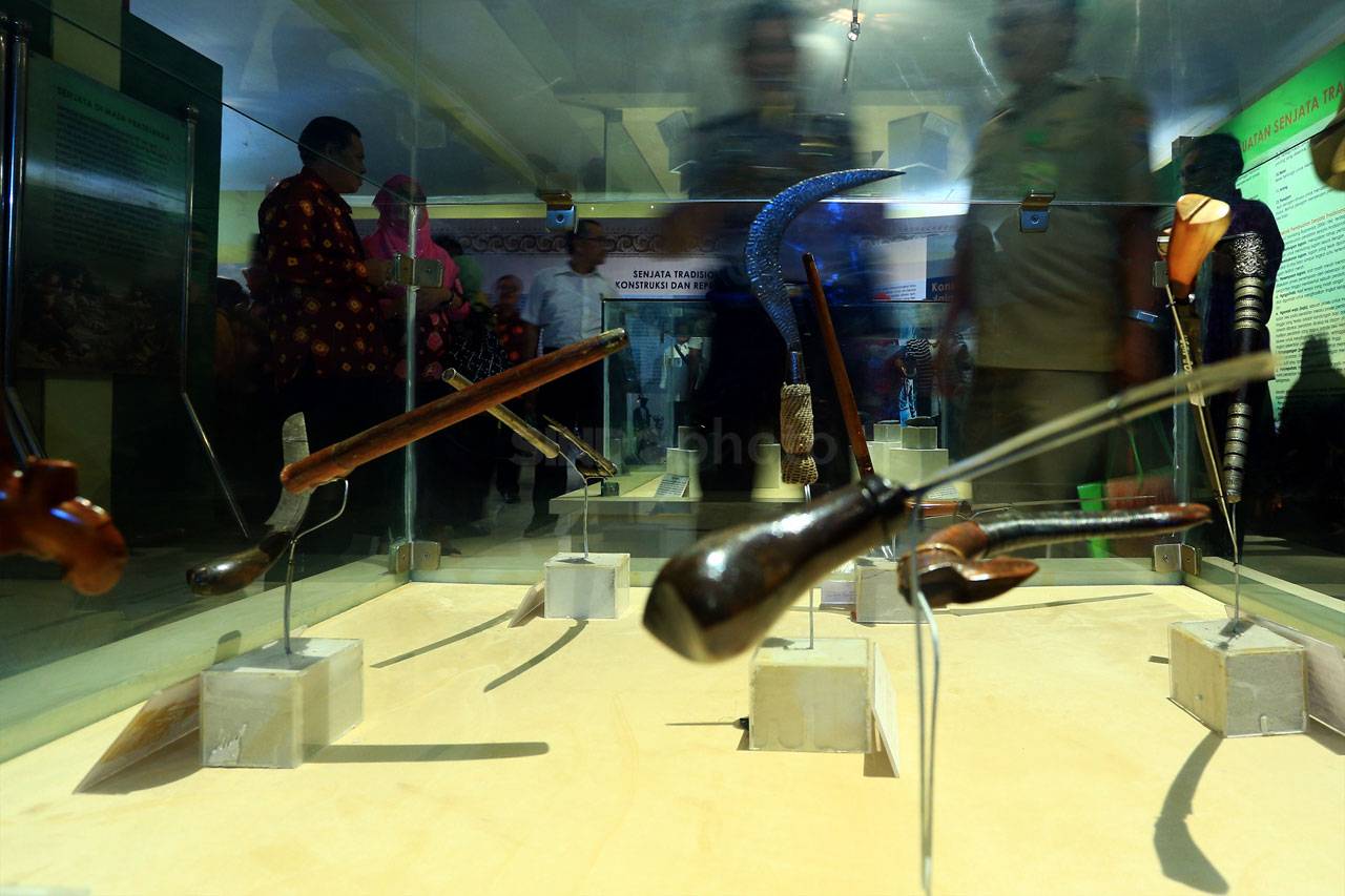 95 Senjata Tradisional...